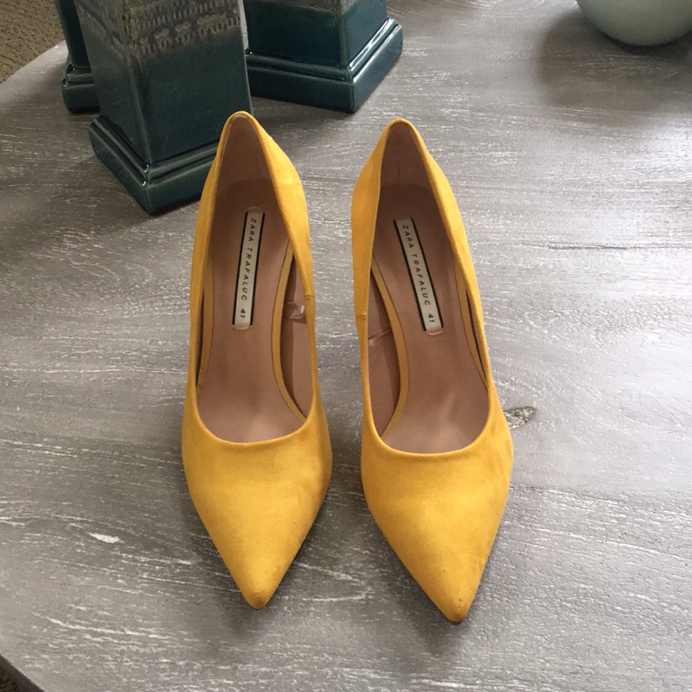 Mustard yellow Zara Trafaluc heels
